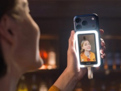 Insta360 Snap - ten prosty ekranik do selfie to prawdopodobnie najbardziej przydatne mobilne akcesorium ostatnich lat