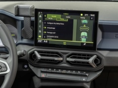 Nowa Dacia Duster i multimedia. Co oferuje marka w poszczególnych wersjach wyposażenia?