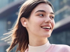 Małe, lekkie i z ANC. Różowe słuchawki bezprzewodowe SOUNDCORE A30i na dobrej cenie