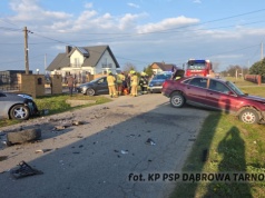 Wypadek na Powiślu Dąbrowskim. Dwie osoby zostały poszkodowane