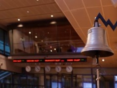 Sesja na GPW z rekordem WIG. Analitycy komentują "poprawę nastrojów"