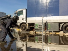 Testy szybszej metody gaszenia ciężarówek na prąd – na czym polega tu problem?