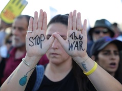 Włoski arcybiskup: kto popiera wojnę, powinien być ekskomunikowany