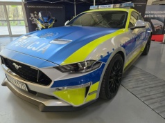 Policyjny Mustang GT na trasie S17. Radiowóz przyjechał do Lublina