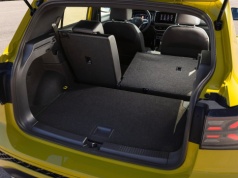 SUV Volkswagena z zaskakująco dużym bagażnikiem (455 l) potaniał do 84 565 zł. W praktyce można go kupić nawet za 80 650 zł