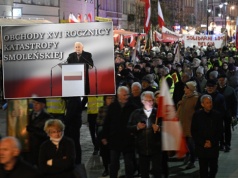 Kaczyński podczas Marszu Pamięci o „złu” i „kłamstwie smoleńskim”. Nie gryzł się w j…