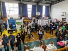 Targi w Lubartowie: Mieszkańcy szukali nowej ścieżki zawodowej, uczniowie kontynuacji kształcenia