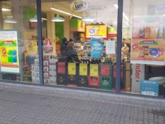 Czy 12 kwietnia sklepy są otwarte