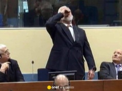 Wyjął fiolkę z cyjankiem i połknął na sali sądowej. "Odrzucam taki wyrok"