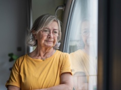 367 zł dla seniorów bez kryterium dochodowego. ZUS już wypłaca pieniądze