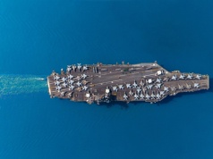 Pierwszy taki lotniskowiec w UE. Kosztował 132 mln euro