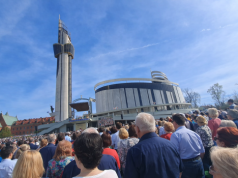 Uroczystości w Łagiewnikach. Duże zmiany w ruchu i komunikacji miejskiej w weekend
