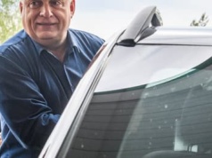 Orbán walczy do końca. Czy Węgrom uda się odspawać go od władzy?