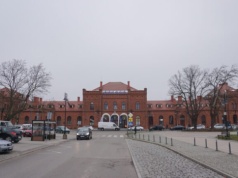 Nowe miejsca parkingowe przy dworcu w Skierniewicach. PKP PLK rozpoczęły prace