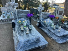 Gawrony i kawki opanowały cmentarz w Jezioranach. Mieszkańcy mają dość i owijają groby folią