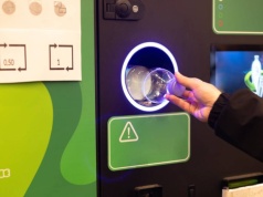 Pan Maria oddała 120 butelek w sklepie. "Odzyskałam 6 zł, a resztę straciłam"