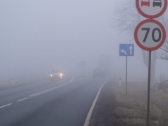 Kapryśna aura nad Polską. Deszcz, śnieg i mgły utrudnią dzień i noc. Gdzie będzie najgorzej?