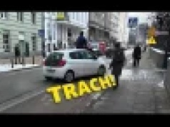 to nie jest śmieszne (Nagranie z wybijaną szybą przez Samochodzozę)