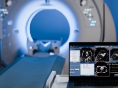 Spór lekarzy nabiera tempa. "Samo szkolenie i certyfikat to za mało"