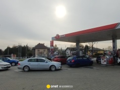 Czesi szturmują przygraniczne stacje benzynowe. "Dla kilku koron nadrobią drogi"