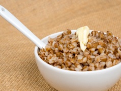 Syci na długo i pomaga schudnąć. Od dzisiaj jedz zamiast ziemniaków