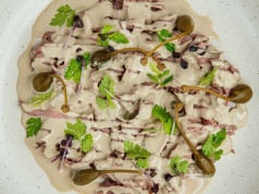 Ten włoski klasyk zachwyca smakiem! Cielęcina w kremowym sosie