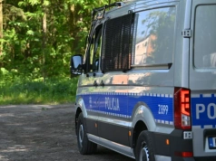 Niezidentyfikowany balon pod Warszawą. Na miejscu pracują służby