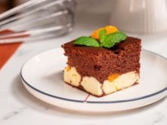 Sernikobrownie z mandarynkami rozpływa się w ustach. Nawet teściowa pochwali cię za to ciasto