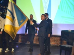 Żółto-biało-niebieska przysięga