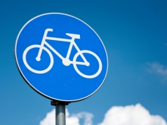 Progi zwalniające na ścieżkach rowerowych? Czy są na to szanse?