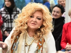 Gessler zaprosiła go na kolację. "Było okropnie". Później umierał w jej ramionach