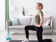 Jest szczególnie ważny po 40. roku życia. Wzmocnisz ciało w domu, bez sprzętu