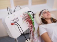 AI odbiera nam zdolność myślenia. Naukowcy biją na alarm