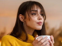 Pij 1 łyżeczkę z wodą codziennie. Skóra i włosy będą wyglądać bajecznie