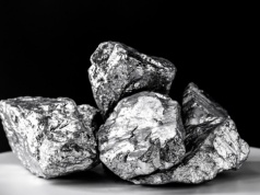 Wchodzimy w czas ”białego metalu”. Jest o 120 proc. droższa niż rok temu