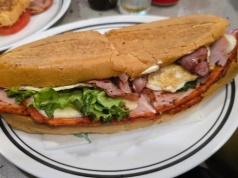 Kultowy bar w Güímar: kanapki XXL, które podbiły serca mieszkańców