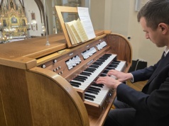 Muzyka, która uniosła wiernych. Wyjątkowe nabożeństwo Drogi Światła w Nowym Sączu