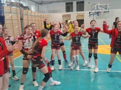 Wielki sukces młodych siatkarek! Trójki Gapika z awansem do finału!