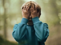 "Kasztanowy ludzik" powraca. Zwrot akcji z pierwszego sezonu rozwalił mi głowę