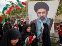 "Poważne, oszpecające rany". Nowe szczegóły o stanie Chameneiego