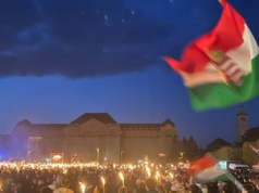 „Wiosny, zmian, młodości i Tiszy nie da się zatrzymać!” Węgrzy wybierają