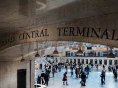 Atak maczetą w Nowym Jorku. Są ranni. Policja zastrzeliła napastnika