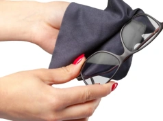 Wystarczy kropla tego produktu. Wyczyścisz okulary w 30 sekund