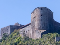 Tragedia w XIX-wiecznej twierdzy. Dziesiątki osób nie żyją