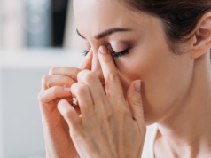 Winne czynniki zewnętrzne albo alergie. Wielu traktuje ten objaw jak przesąd