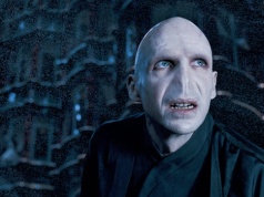 Zagrał Voldemorta w "Harrym Potterze". Ralph Fiennes wskazuje swoją następczynię