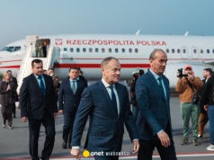 Ważne spotkania Donalda Tuska w Azji. Premierowi towarzyszy delegacja