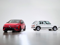 Usiadłem i pomyślałem o tych wszystkich wspaniałych generacjach Golfa GTI, które wychowały nas jako kierowców