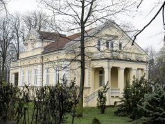 Tutaj wypoczywały polskie elity. Setki willi wśród drzew. Mamy w kraju miasto-ogród