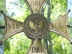 IPN: krzyż Virtuti Militari wystawiony na ukraińskim serwisie aukcyjnym to oryginał